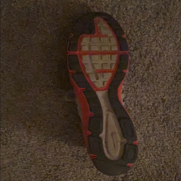 Men’s Nike Shoes - Picture 4 of 4